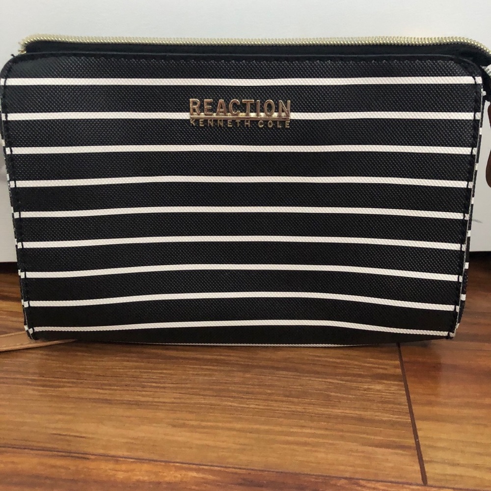 Crossbody Purse: Kenneth Cole Reaction
